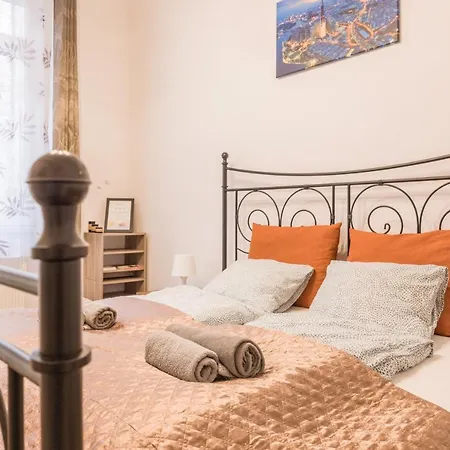 Downtown Tranquility Apartment *