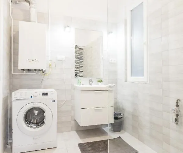 Downtown Tranquility Lejlighed