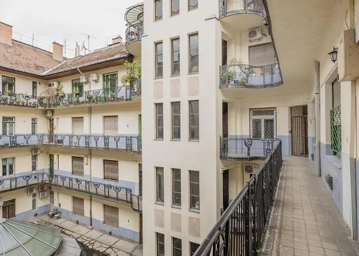 Downtown Tranquility Apartament